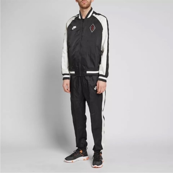 *NEW* NIKE NSW Bomber Varsity Jacket Size L (retails $200) - Picture 6 of 9